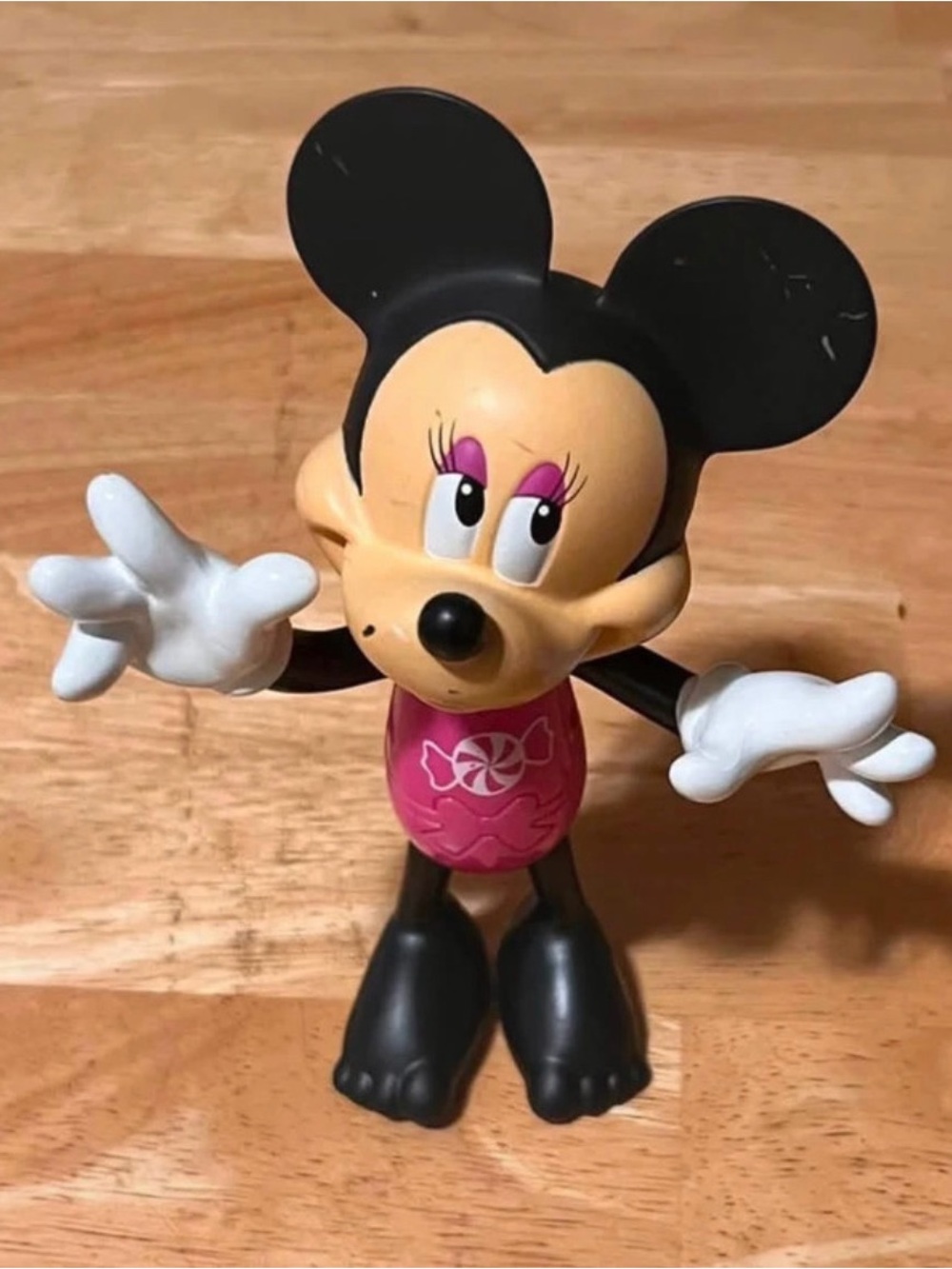 Fisher-Price Disney Minnie Mouse Snap 'n Pose Figure
